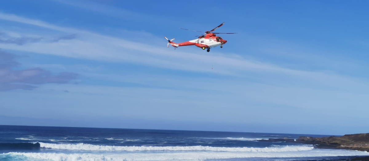 Helicóptero de Emergencias del Gobierno de Canarias