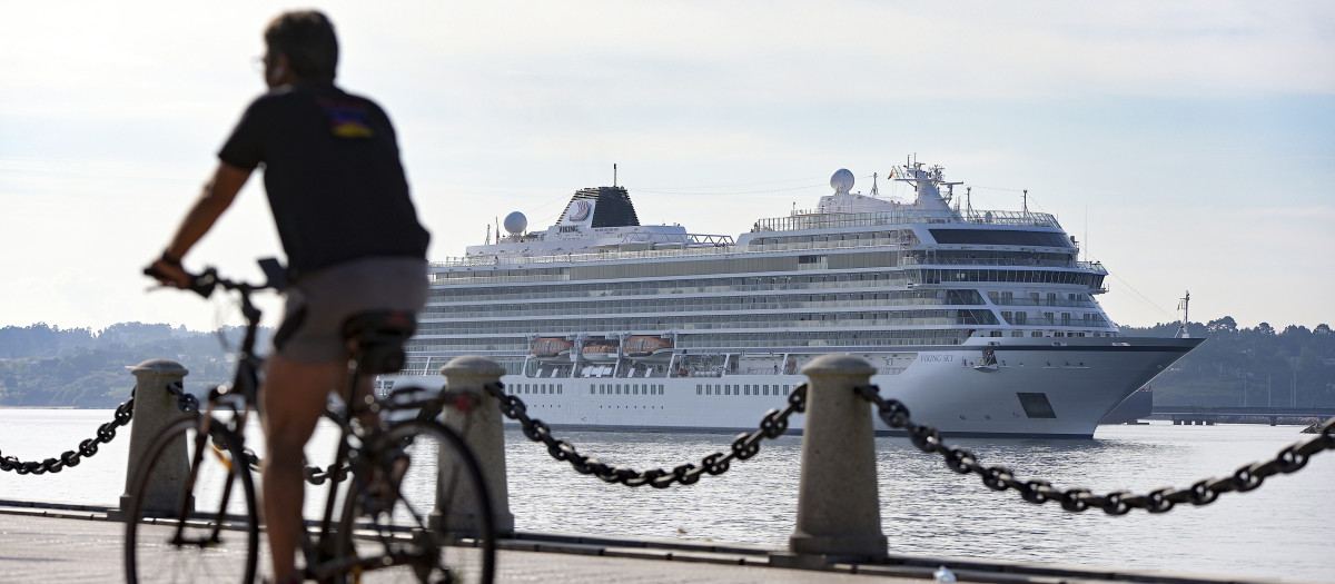 Un crucero llega a La Coruña