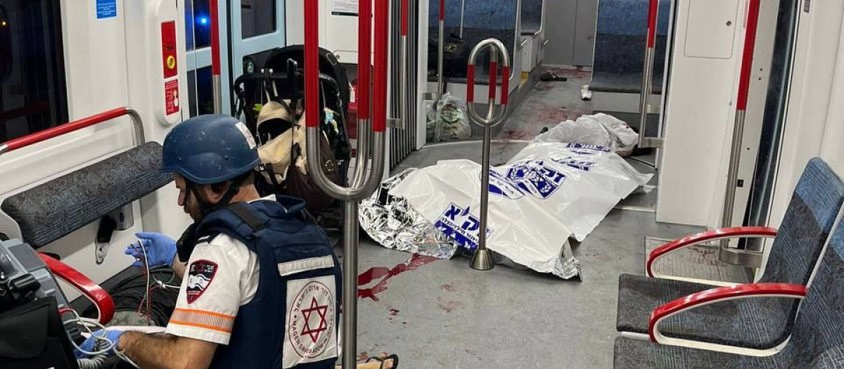 El ataque terrorista cerca de Tel Aviv dejó al menos cuatro muertos, varios de ellos en un vagón de tren