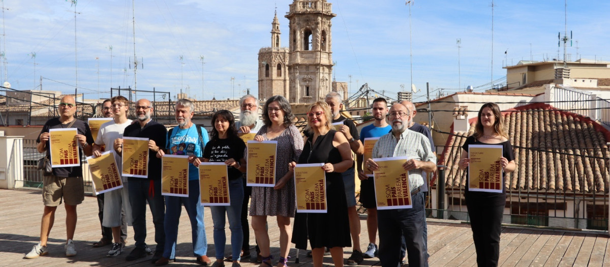 La Comissió 9 d'Octubre presenta el cartel oficial de la manifestación de 2024

REMITIDA / HANDOUT por COMISSIÓ 9 D'OCTUBRE
Fotografía remitida a medios de comunicación exclusivamente para ilustrar la noticia a la que hace referencia la imagen, y citando la procedencia de la imagen en la firma
02/10/2024