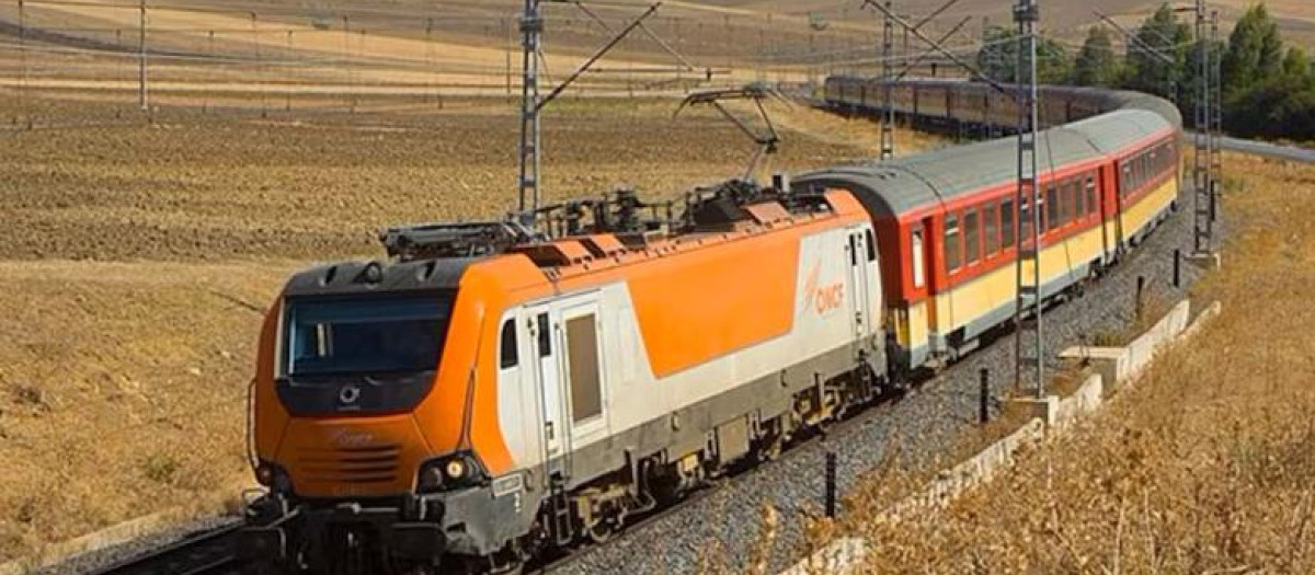 Tren de ONCF, el operador estatal ferroviario de Marruecos.