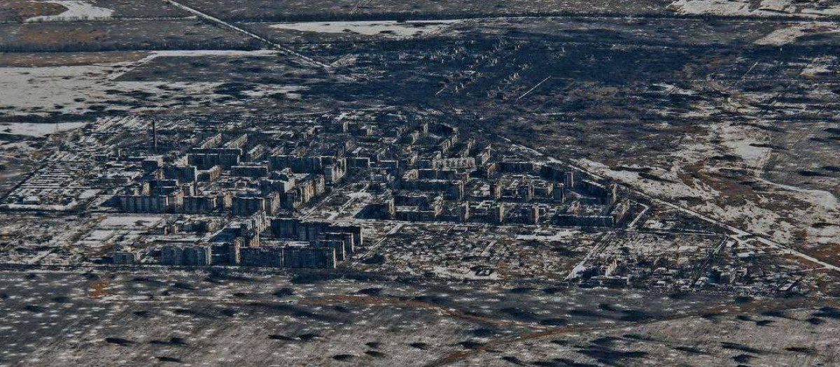 Panorámica de la ciudad ucraniana de Vugledar Donetsk