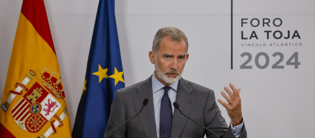 El rey Felipe VI interviene en la inauguración de la VI edición del Foro La Toja