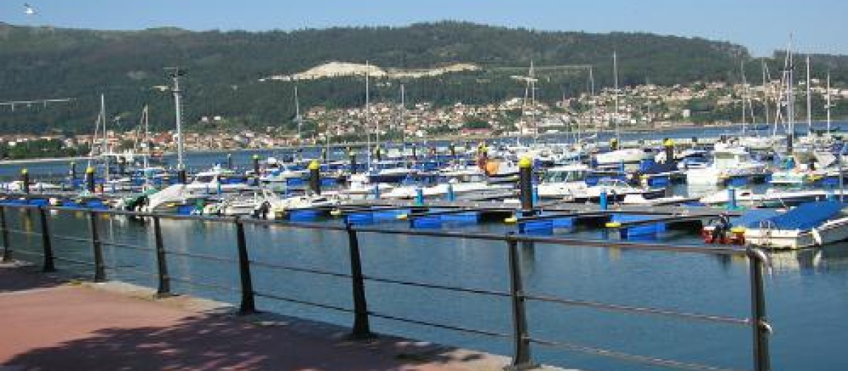 Vista del puerto de Moaña