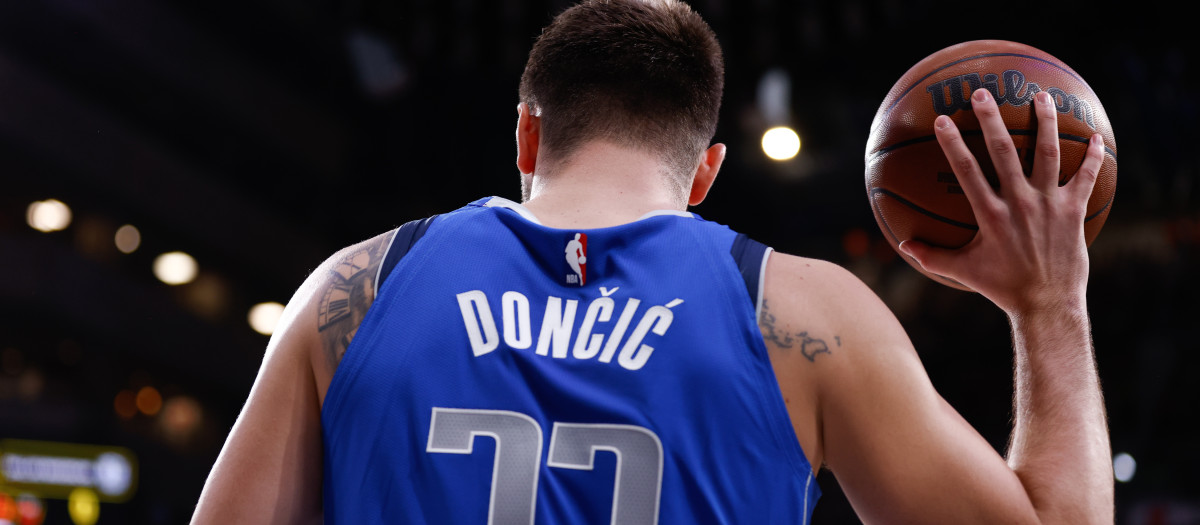 Luka Doncic con los Dallas Mavericks en el amistoso contra el Real Madrid