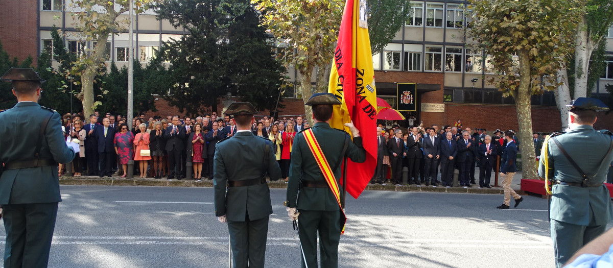 En Pamplona el desfile se celebra en la calle que rodea la Comandancia