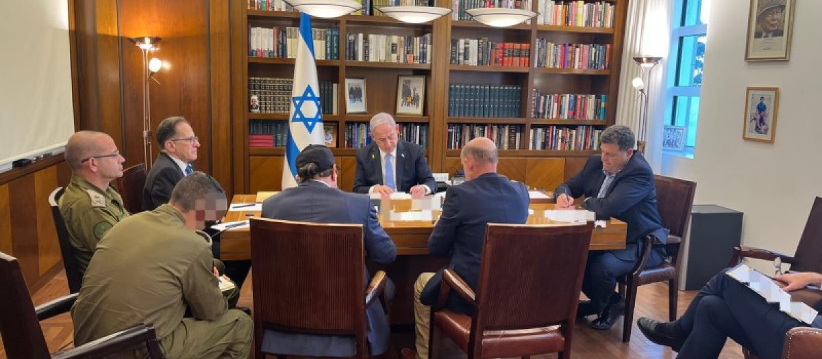 El primer ministro de Israel, Benjamin Netanyahu, durante su conversación telefónica con el presidente de Estados Unidos, Joe Biden