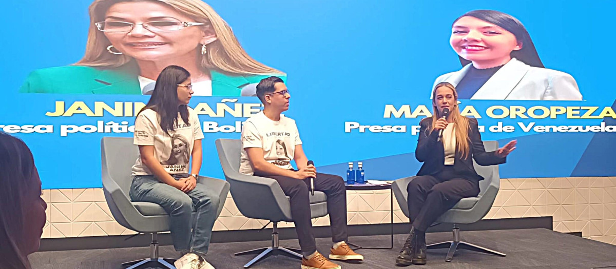 Lilian Tintori, presenta el manual junto a familiares de presos políticos