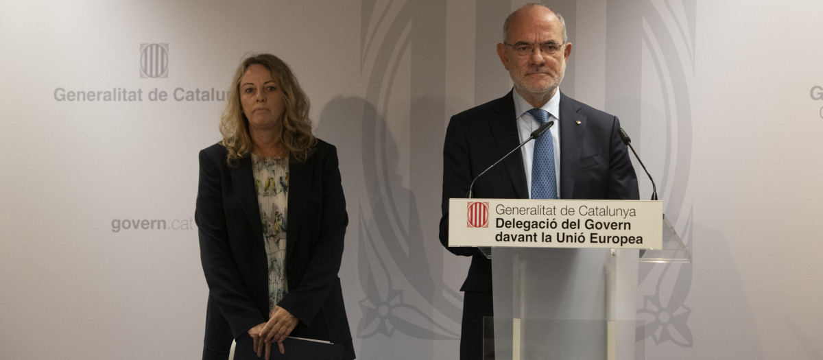 El consejero de Acción Exterior, Jaume Duch, presenta a la nueva delegada de la Generalitat ante la UE