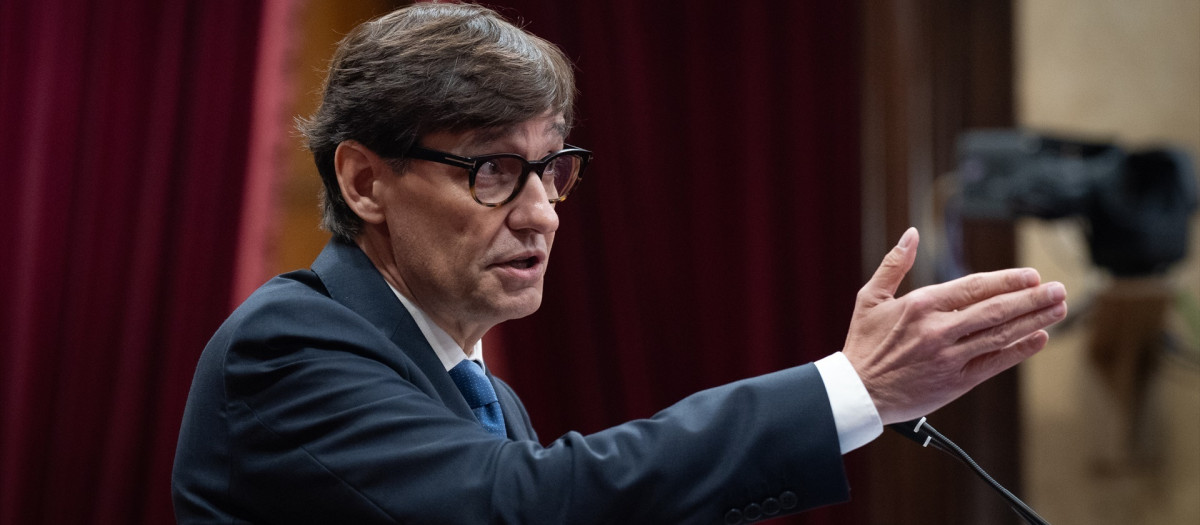 (Foto de ARCHIVO)
El presidente de la Generalitat de Catalunya, Salvador Illa, interviene durante un debate de Política General en el Parlament de Catalunya, a 9 de octubre de 2024, en Barcelona, Catalunya (España). Este miércoles continúa en el Parlament de Catalunya el Pleno en el que el presidente de la Generalitat, presenta las líneas generales de la política de su Govern para los próximos años reivindicando los acuerdos firmados con ERC y los comunes.

David Zorrakino / Europa Press
09 OCTUBRE 2024;GOVERN;POLÍTICA;PLENO;PARLAMENT
09/10/2024