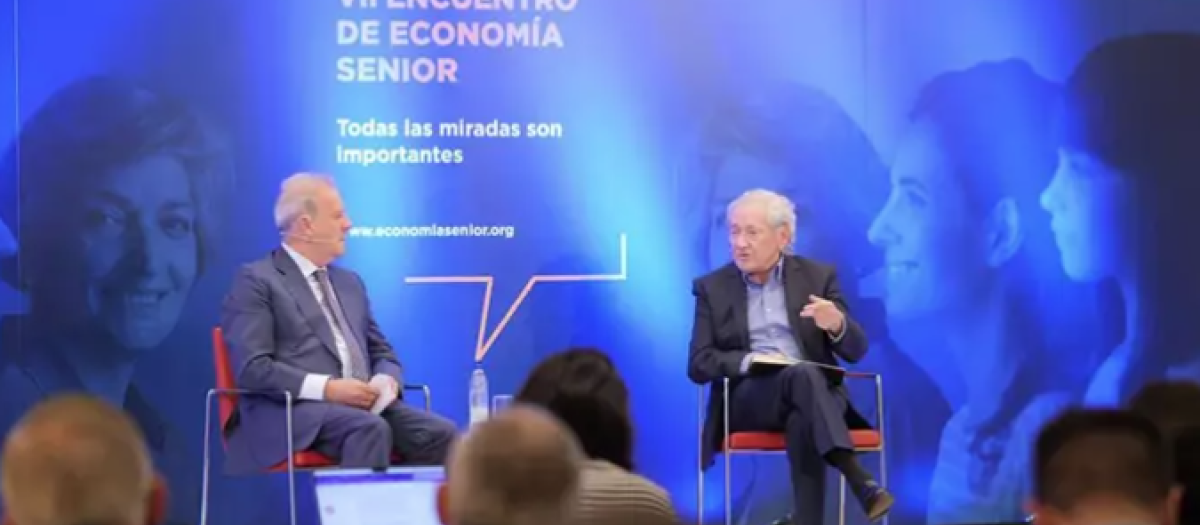 Fernando Ónega, durante el Encuentro de Economía Senior