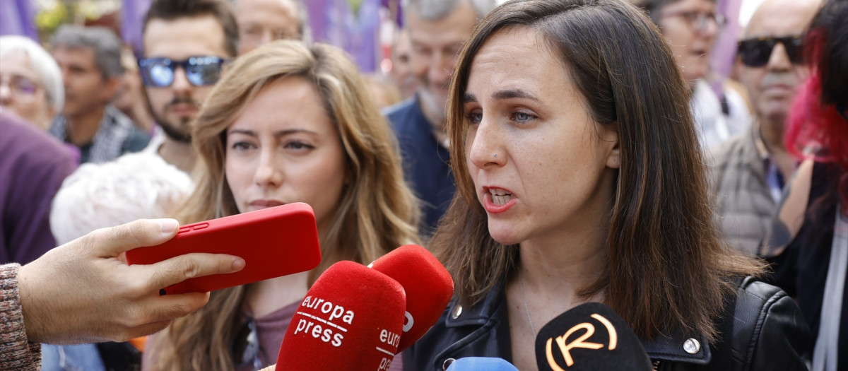 La secretaria general de Podemos, Ione Belarra, atiende a los medios de comunicación durante una manifestación
Jesús Hellín / Europa Press
13 OCTUBRE 2024;MANIFESTACIÓN;PROTESTA;VIVIENDA;ALQUILER;PRECIO
13/10/2024