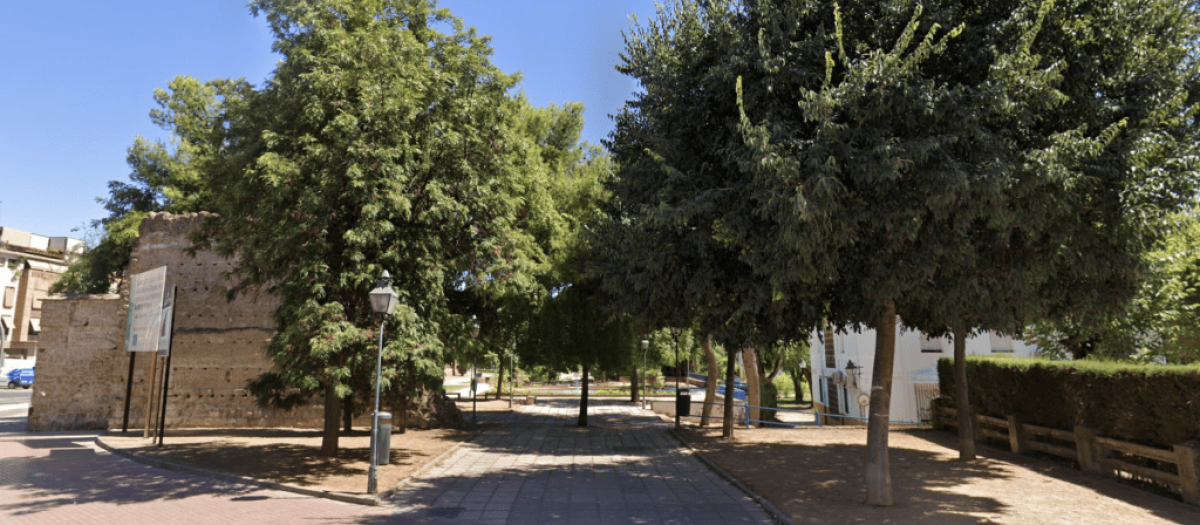 Acceso al Jardín de los Poetas desde la Fuensantilla