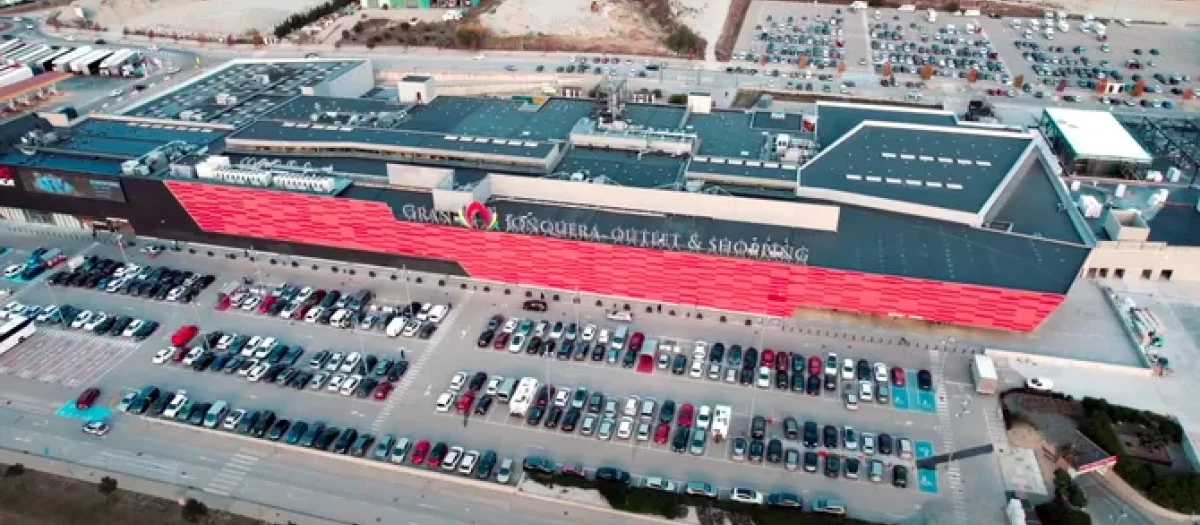 La familia Escudero ha convertido el outlet de La Jonquera en un gran centro comercial de miles de metros cuadrados