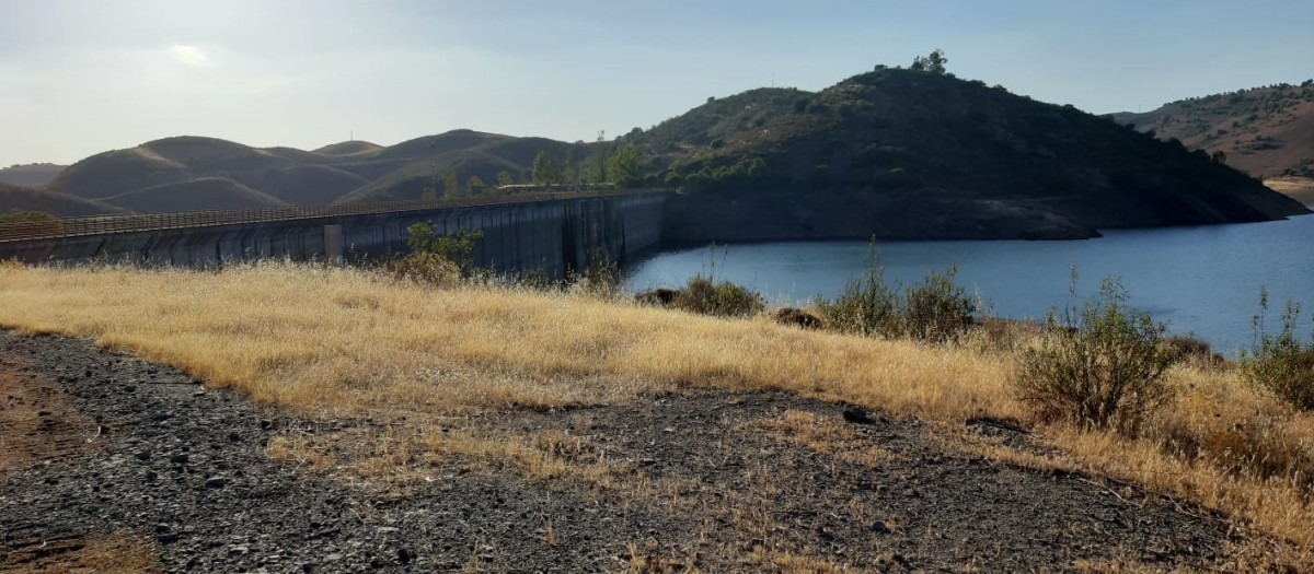 Imagen de archivo del embalse del Chanza (Huelva)

REMITIDA / HANDOUT por JUNTA DE ANDALUCÍA
Fotografía remitida a medios de comunicación exclusivamente para ilustrar la noticia a la que hace referencia la imagen, y citando la procedencia de la imagen en la firma
15/10/2024