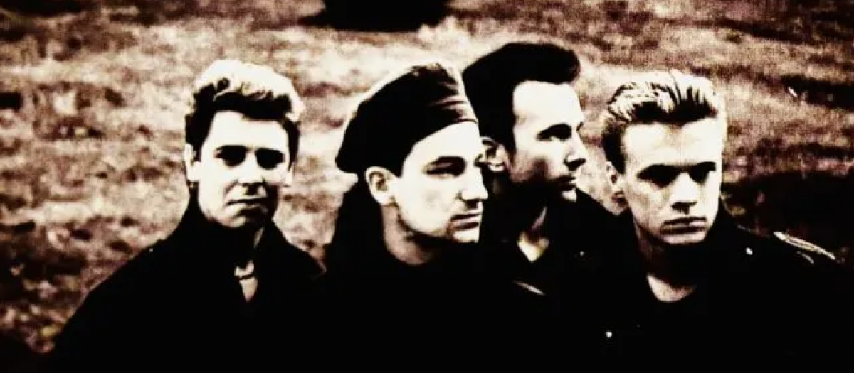 Fotografía promocional de The Unforgettable Fire (1984) de U2