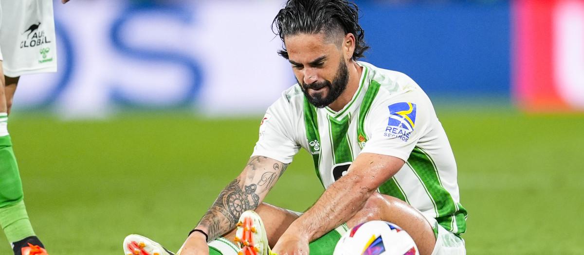 Isco durante el derbi sevillano de la temporada pasada en el Benito Villamarín