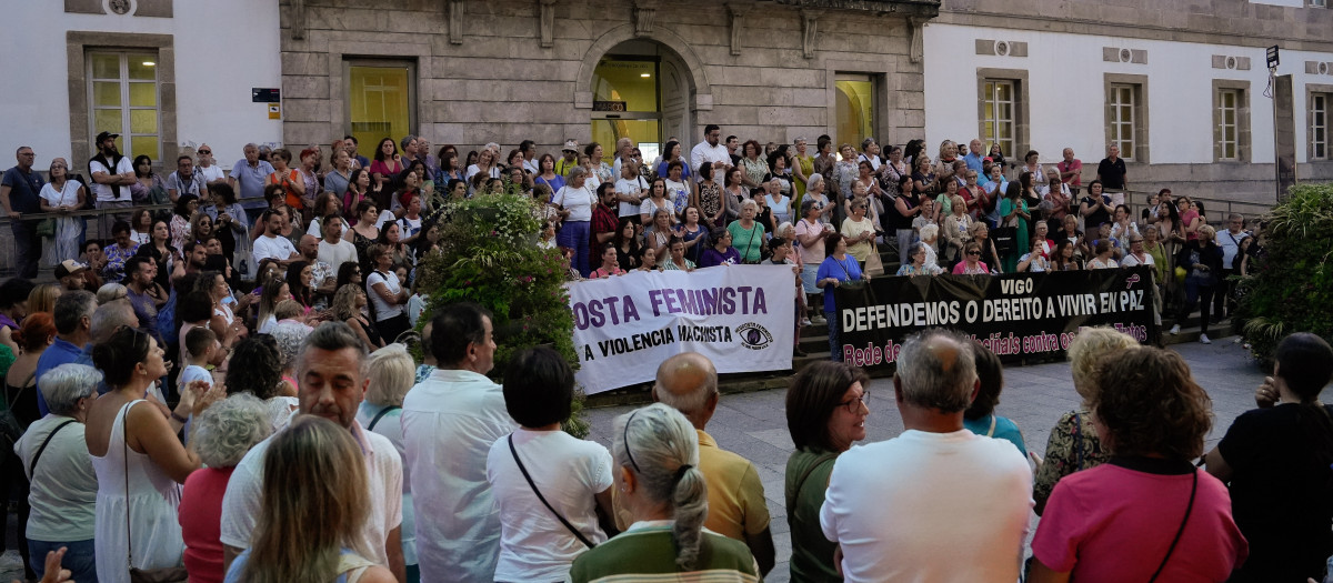 Concentración en repulsa por la tentativa de asesinato de Yohana Comesaña en Vigo el pasado mes de septiembre