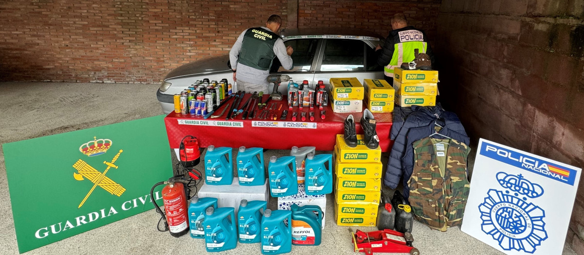 Detenidos dos vecinos de Caldas de Reis y desmantelado un grupo de aluniceros que operaba en la zona de Pontevedra

REMITIDA / HANDOUT por GUARDIA CIVIL
Fotografía remitida a medios de comunicación exclusivamente para ilustrar la noticia a la que hace referencia la imagen, y citando la procedencia de la imagen en la firma
18/10/2024