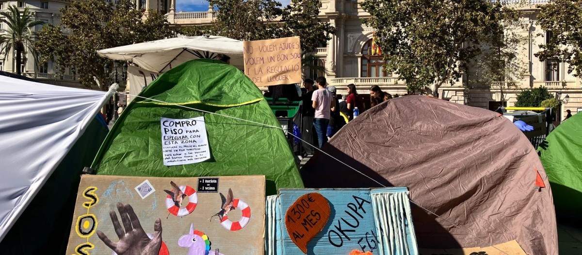 Acampada por el derecho a la vivienda en la plaza del Ayuntamiento de Valencia

EUROPA PRESS
20/10/2024