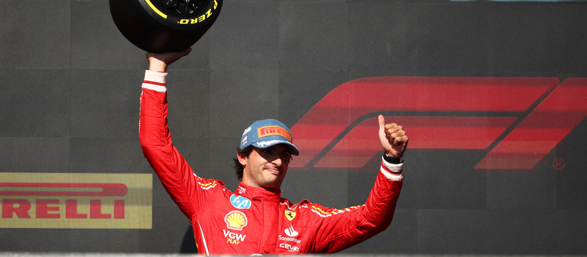 Carlos Sainz terminó la carrera en un meritorio segundo puesto