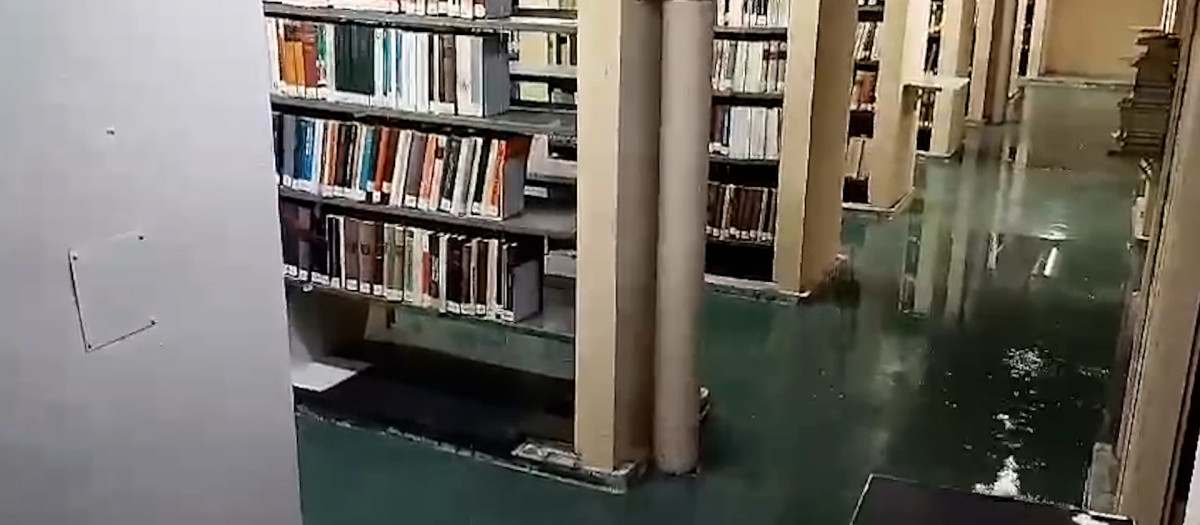 Se inunda la Biblioteca Nacional