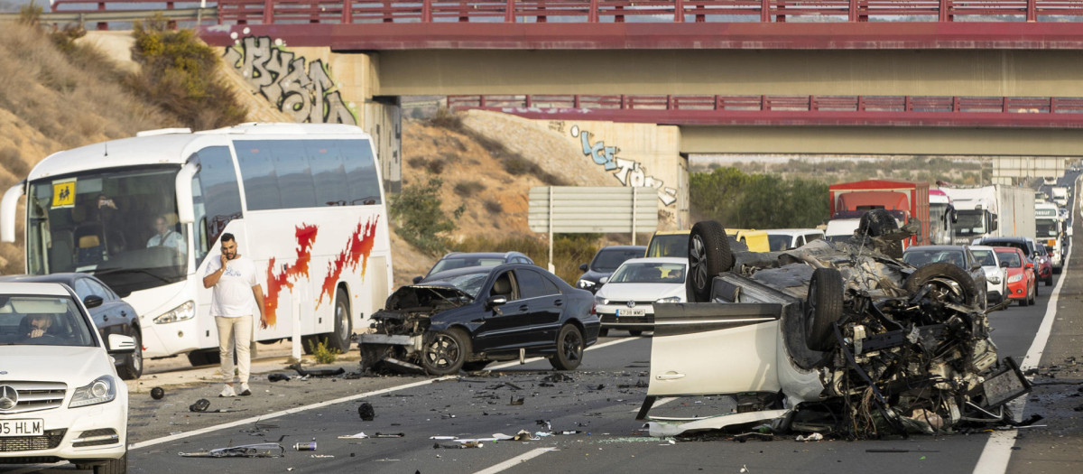 Estado en que han quedado los coches implicados en el accidente