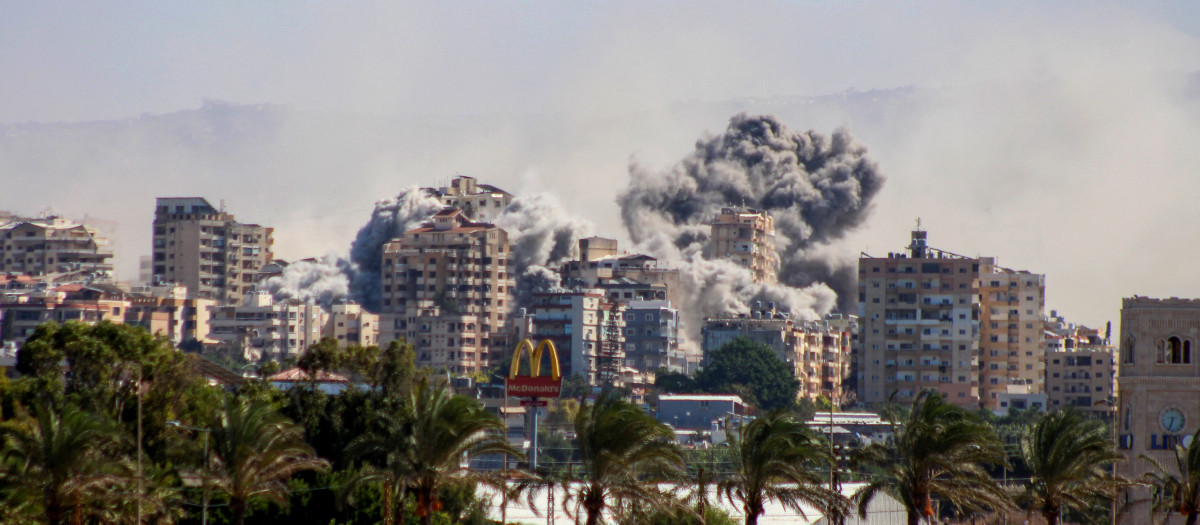 Un bombardeo israelí sobre la ciudad portuaria de Tiro, en el sur del Líbano