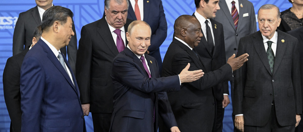 Vladimir Putin y demás mandatarios de la Cumbre de los BRICS en Kazán