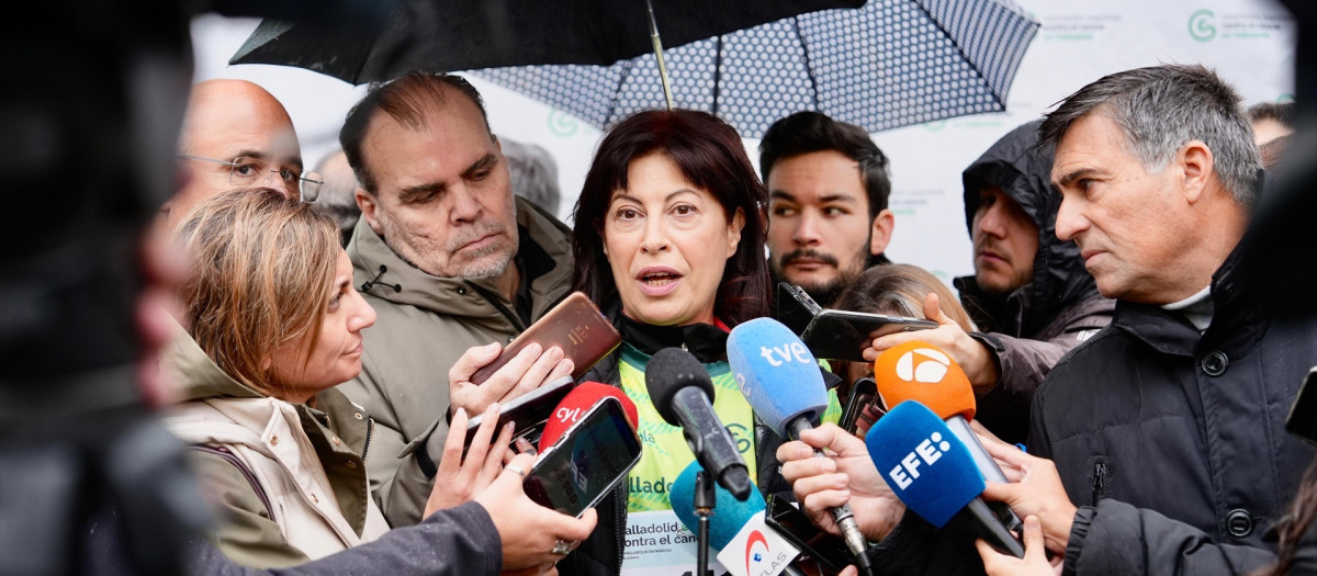 La ministra de Igualdad, Ana Redondo, ofrece declaraciones a los medios en Valladolid