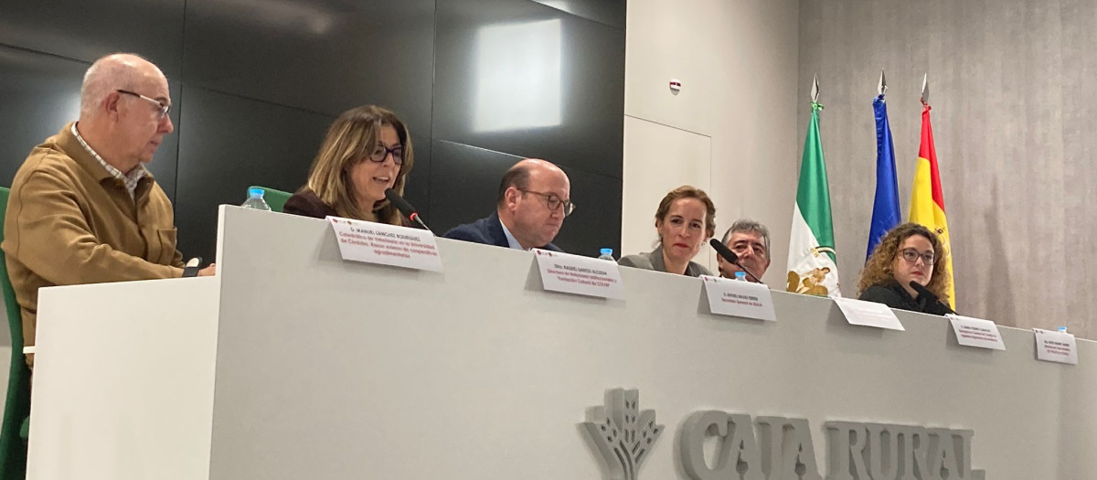 Participantes en la mesa redonda de la ACdP