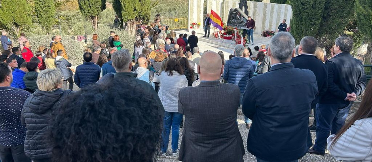 Homenaje a los represaliados por la dictadura franquista en la fosa 702

PSOE JAÉN
02/11/2023