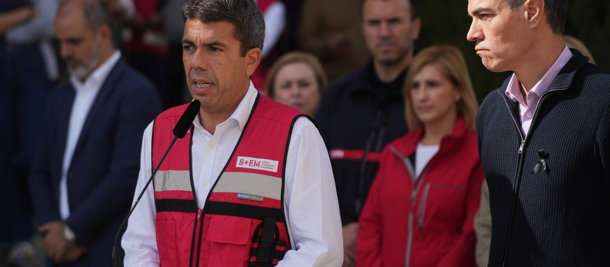 Carlos Mazón y Pedro Sánchez, tras visitar el puesto de mando de seguimiento de la DANA en la Comunidad Valenciana