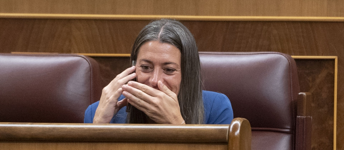 (Foto de ARCHIVO)
La portavoz de Junts en el Congreso de los Diputados, Miriam Nogueras, durante una sesión plenaria, en el Congreso de los Diputados, a 22 de octubre de 2024, en Madrid (España). El Congreso vota la toma en consideración de dos iniciativas legislativas; una de modificación de Ley de la Defensa Nacional para el envío de ayuda militar al extranjero, y otra relativa a la regulación de las cláusulas ‘Redito Ad Libitum’ en la contratación de préstamos y créditos hipotecarios.

Alberto Ortega / Europa Press
22 OCTUBRE 2024;CONGRESO;DIPUTADOS;MINISTROS;
22/10/2024