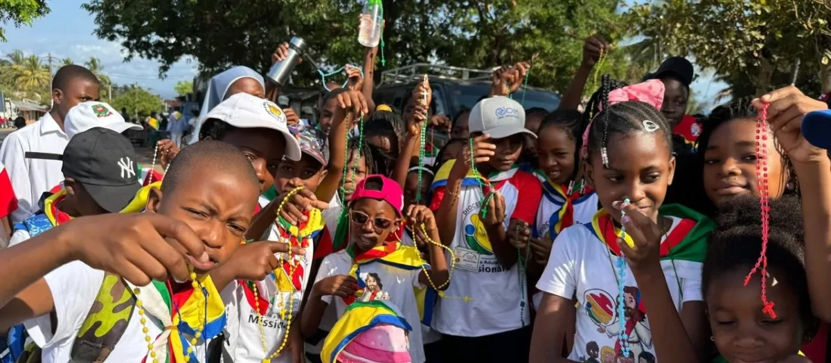 Niños unidos a la oración del rosario desde Pemba, Mozambique