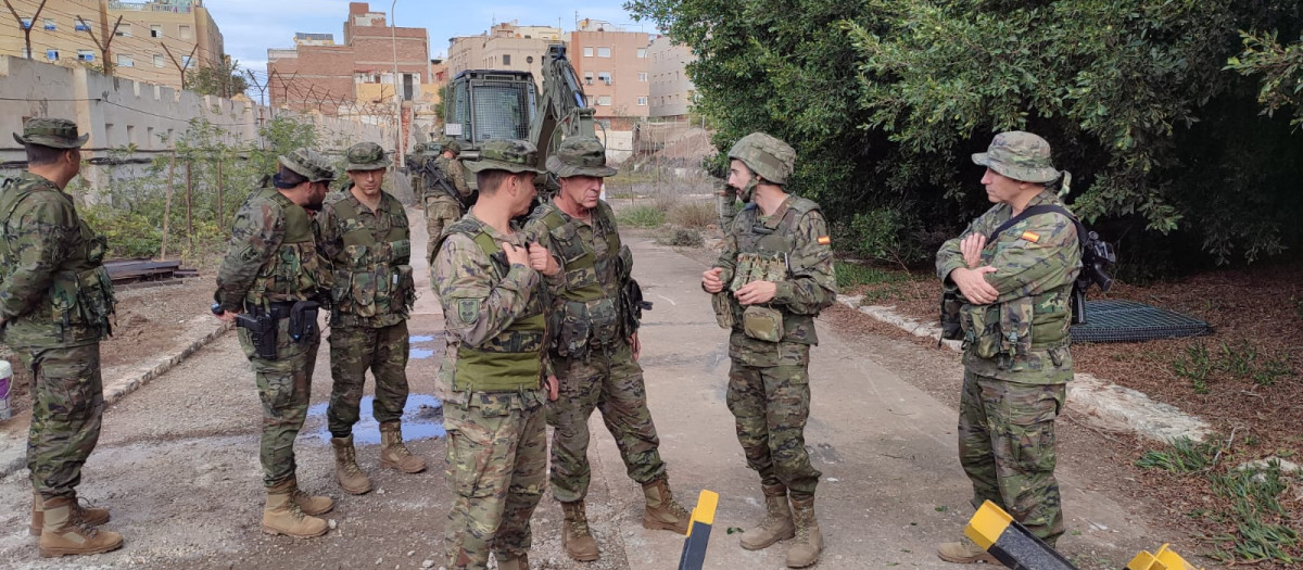 Militares de la Comandancia General de Melilla, desplegados en Rostrogordo, en la frontera con Marruecos