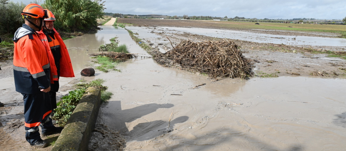 Una veintena de carreteras siguen afectadas en la provincia de Cádiz por el temporal de los últimos días,