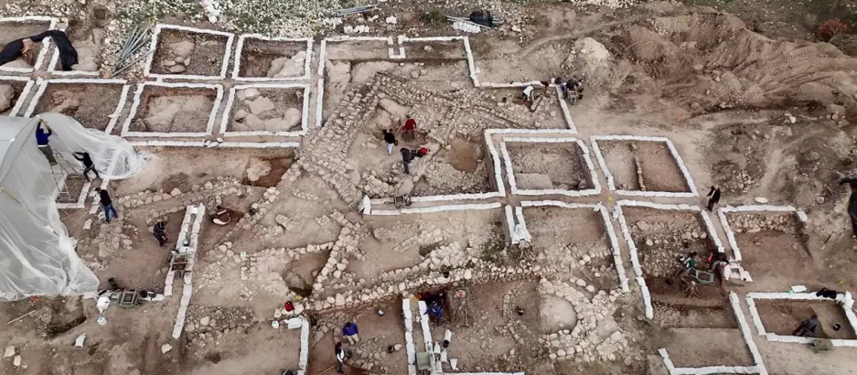 Fotografía aérea de la excavación de la Autoridad de Antigüedades de Israel cerca de Beit Shemesh