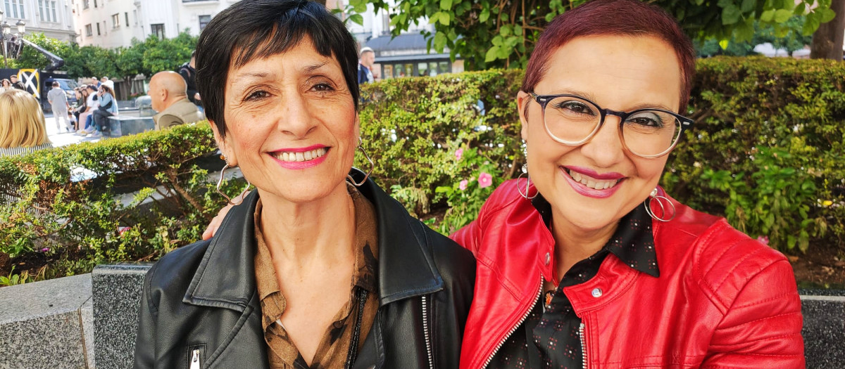 Inés Torrallba (izquierda) y Marga Valero (derecha), ganadoras del Concurso Literario de la ONCE