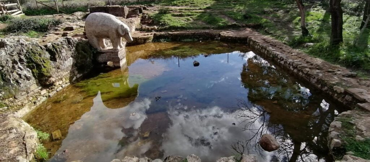 Fuente del Elefante en Santa María de Trassierra