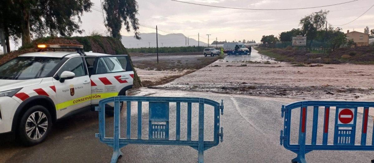 Una carretera cortada en Águilas

REMITIDA / HANDOUT por 112
Fotografía remitida a medios de comunicación exclusivamente para ilustrar la noticia a la que hace referencia la imagen, y citando la procedencia de la imagen en la firma
03/11/2024