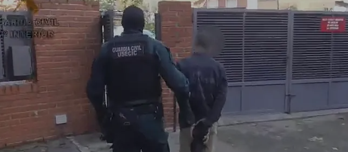 Uno de los arrestados