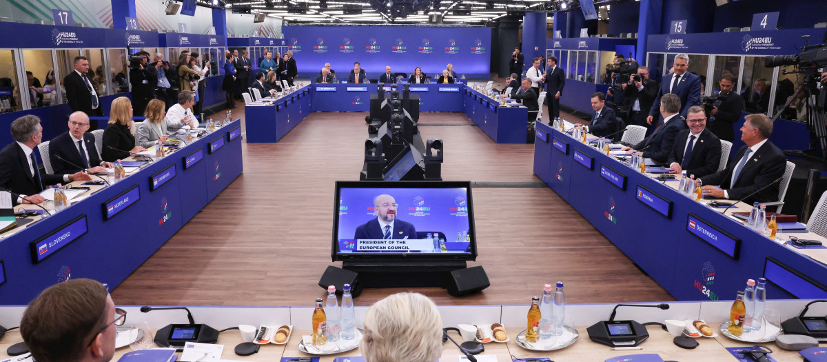 Cumbre informal de los líderes de la UE celebrada en el estadio Puskas Arena de Budapest