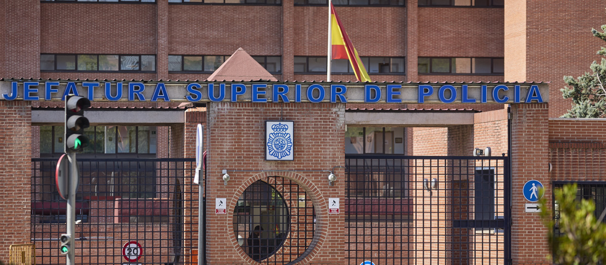 Fachada de la Jefatura Superior de Policía de Madrid  en Madrid (España)