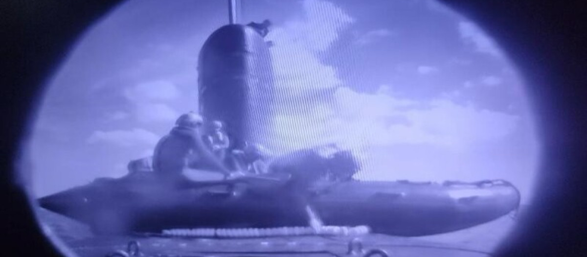 Ejercicio nocturno con el submarino 'Galerna' de las Fuerzas especiales de la Armada
