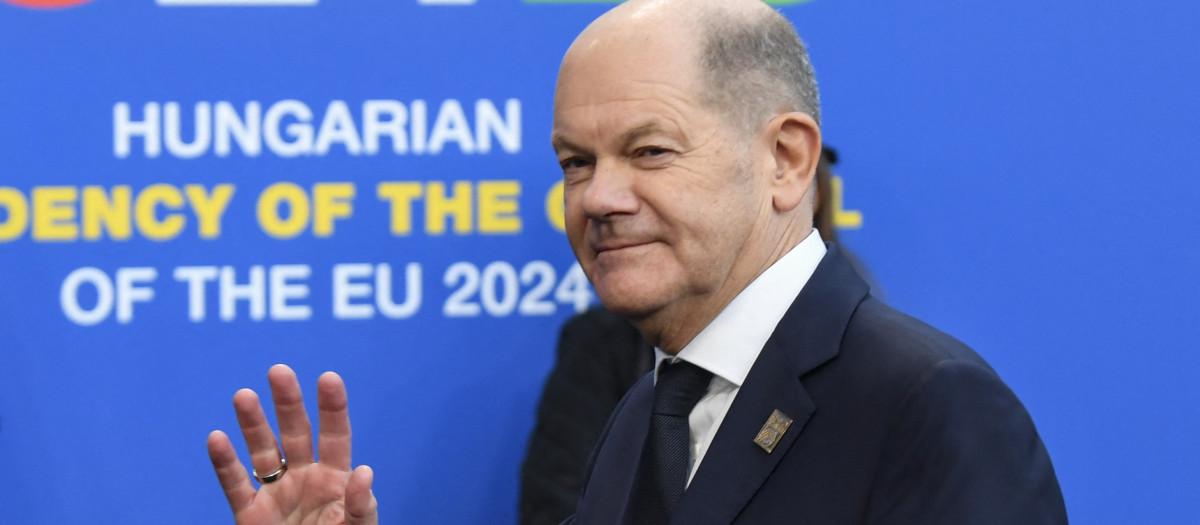 El canciller alemán Olaf Scholz durante la cumbre europea en Budapest