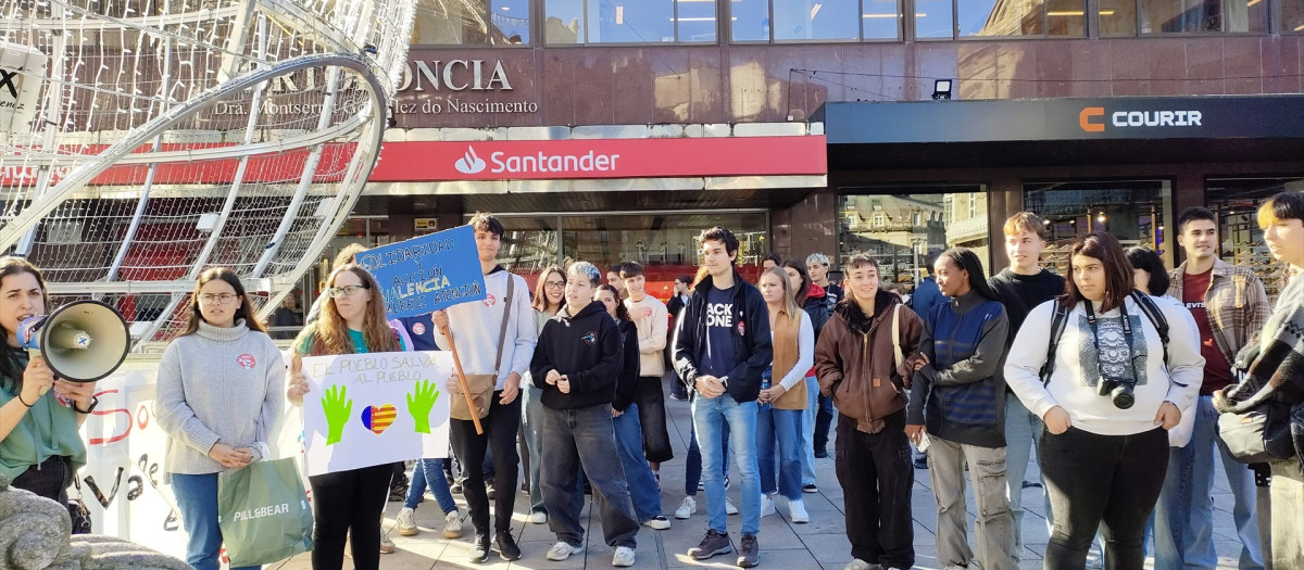 Concentración de estudiantes en Vigo, con motivo de la huelga