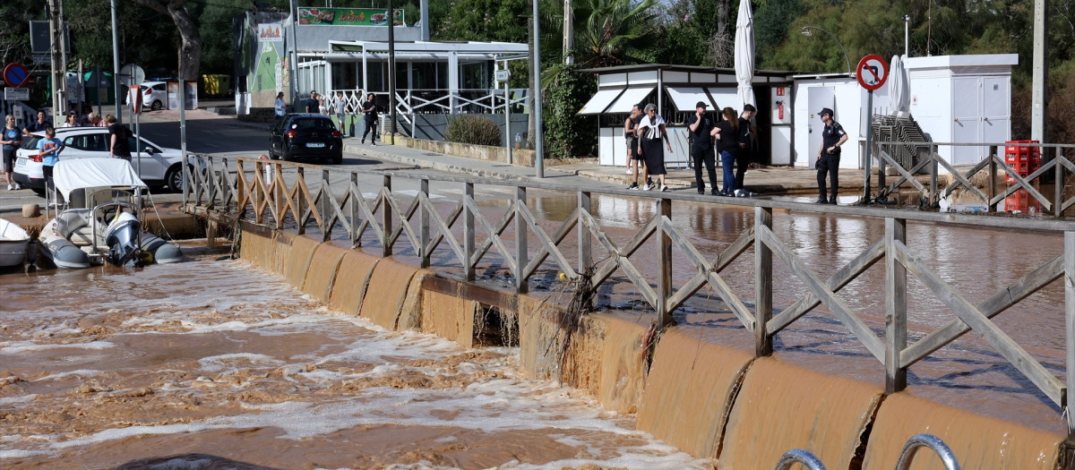 Exterior de la academia de Tenis "Rafa Nadal" en Manacor tras las inundaciones como consecuencias de las lluvias, a 28 de octubre