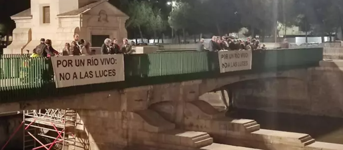 Protestas de los vecinos en el río Manzanares