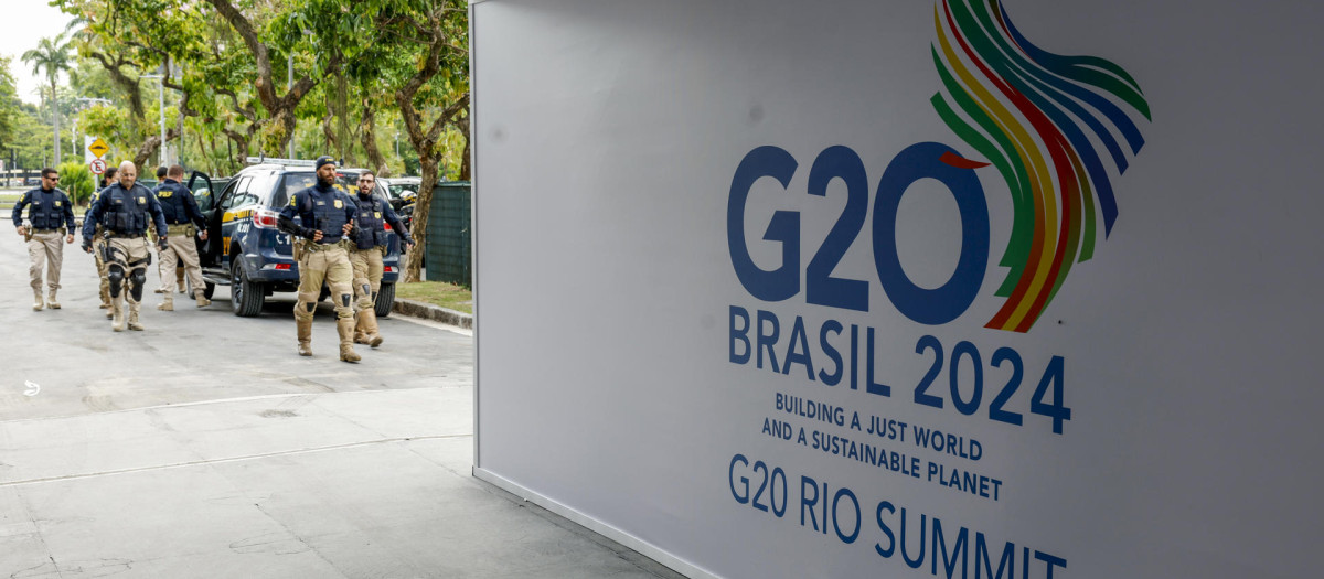 Policías brasileños vigilan los alrededores de la sede de la Cumbre del G20 en Rio de Janeiro